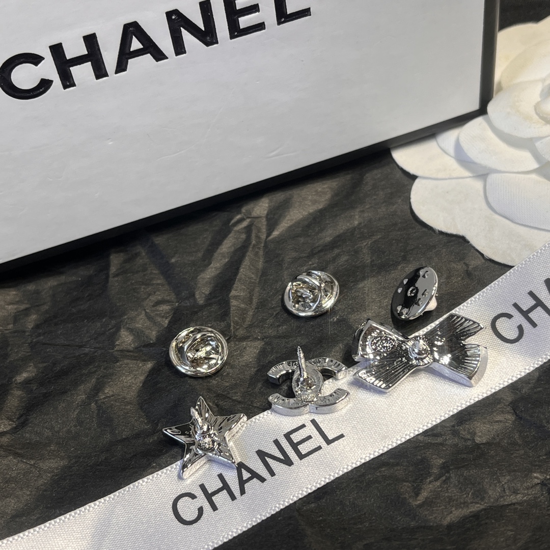 Replica CHANEL Brooch