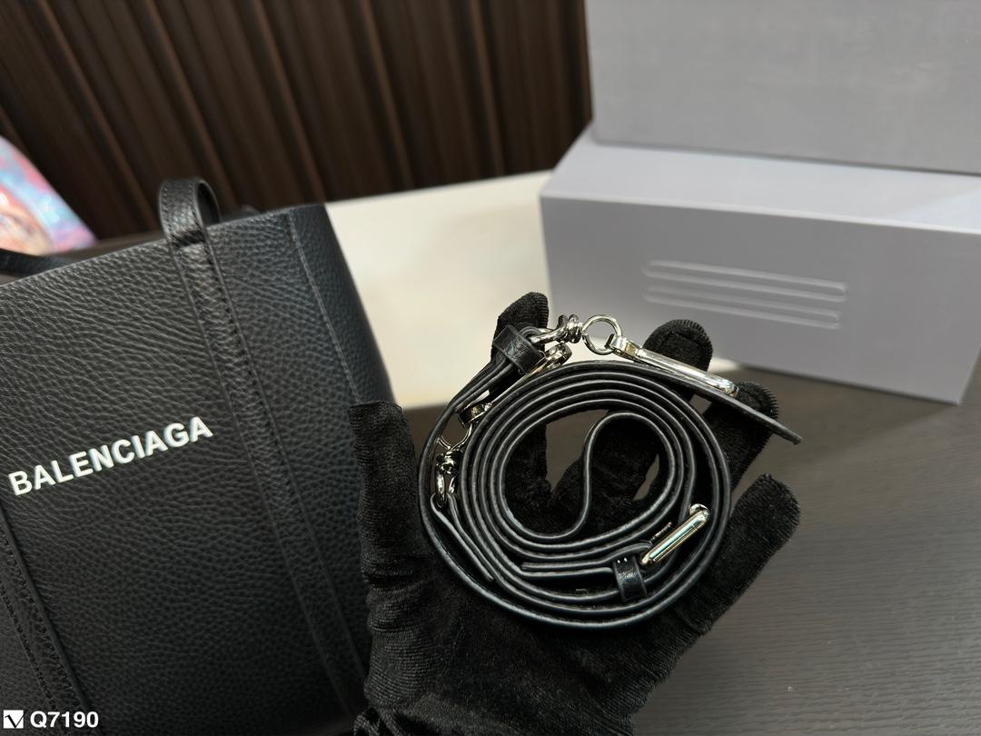Replica Balenciaga Bag  19*6*23CM
