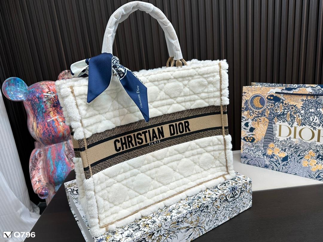 Replica Dior Bag   24*20CM/33*26CM/38*32CM