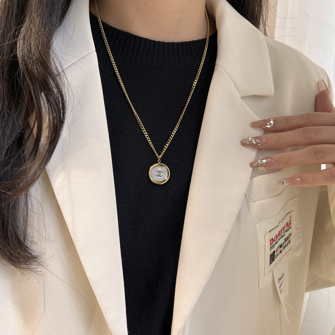 Replica CHANEL Necklace