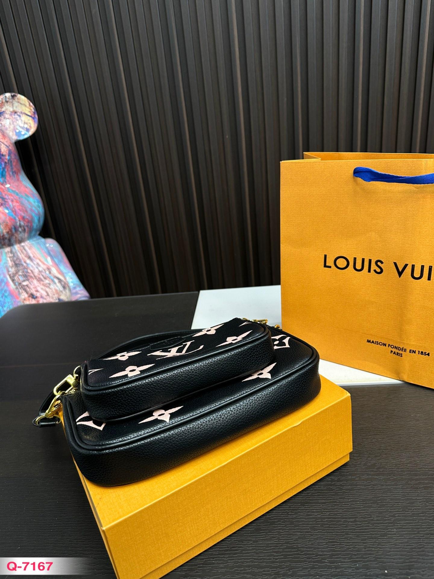 Replica Louis Vuitton Bag 12*23CM