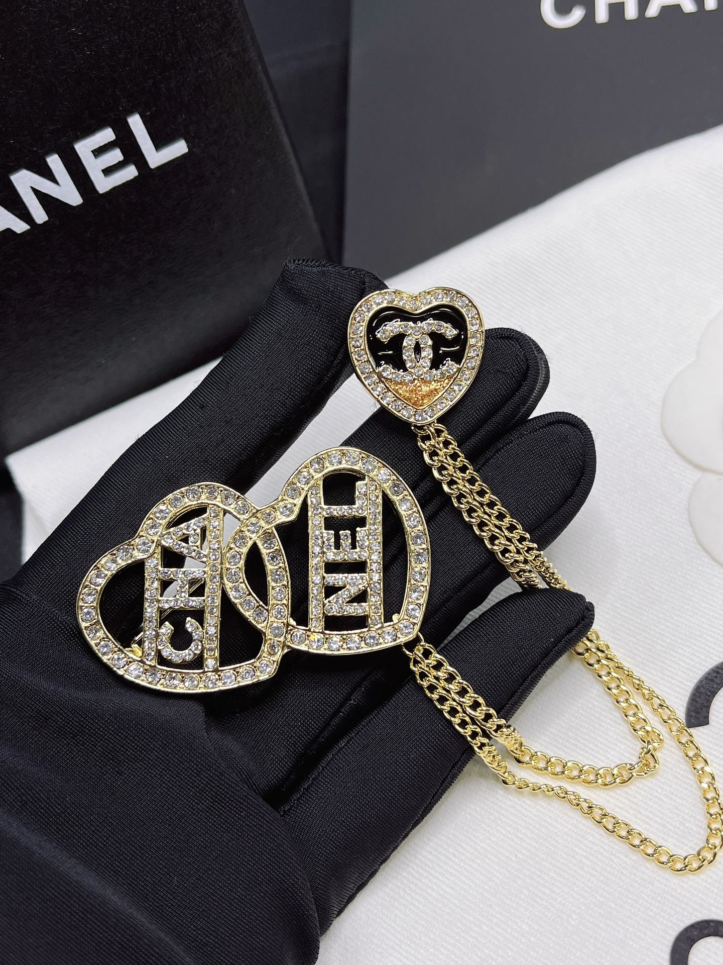 Replica CHANEL Brooch