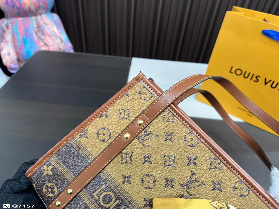 Replica Louis Vuitton Bag 32*22CM
