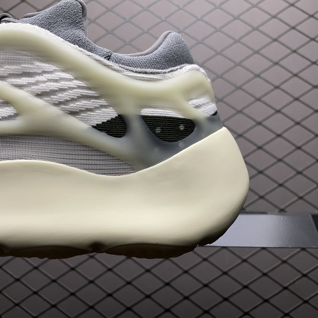 Replica Adidas Yeezy Shoe Adidas Yeezy 700V3 ID1674 Size 36-48 37YEFT101
