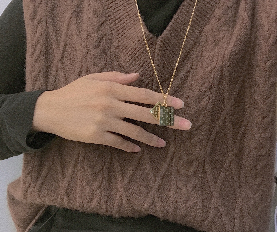 Replica LOUIS VUITTON Necklace