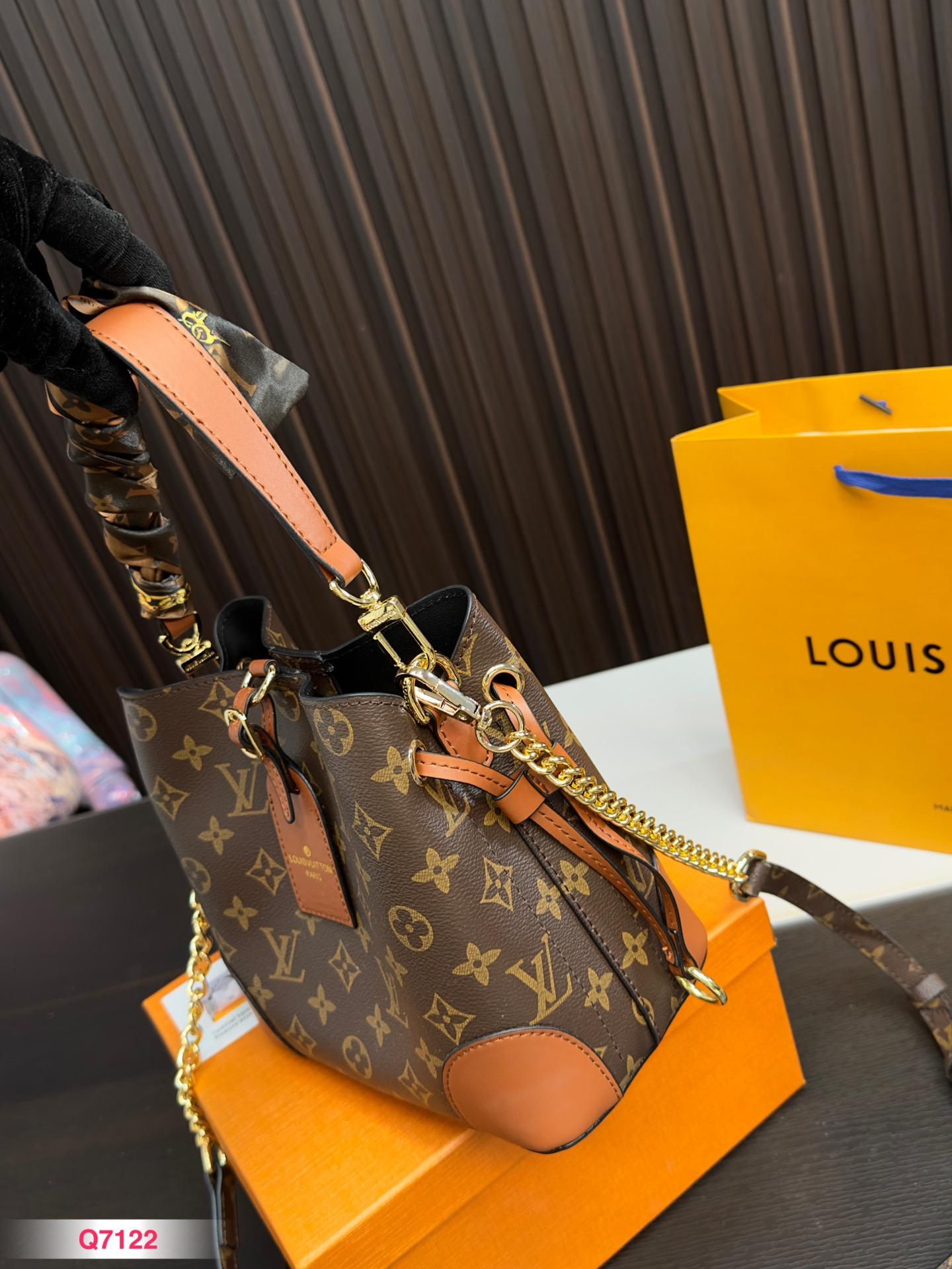 Replica Louis Vuitton Bag 19*20CM