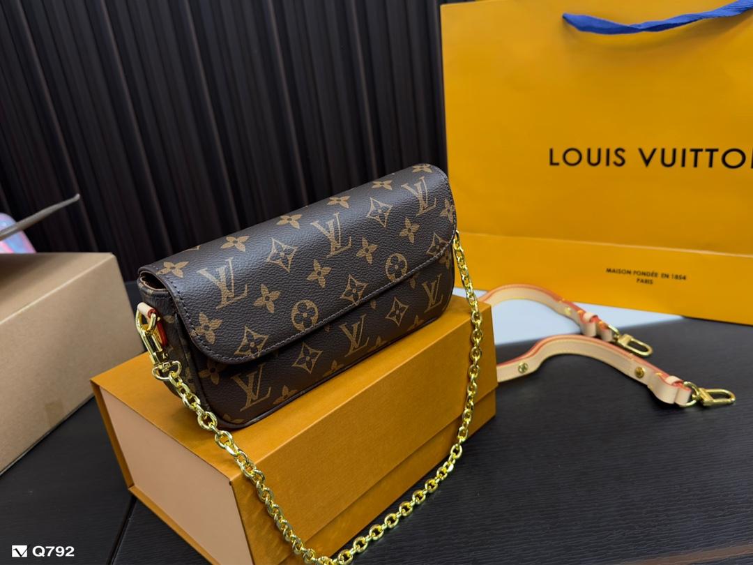Replica Louis Vuitton Bag 11*21CM