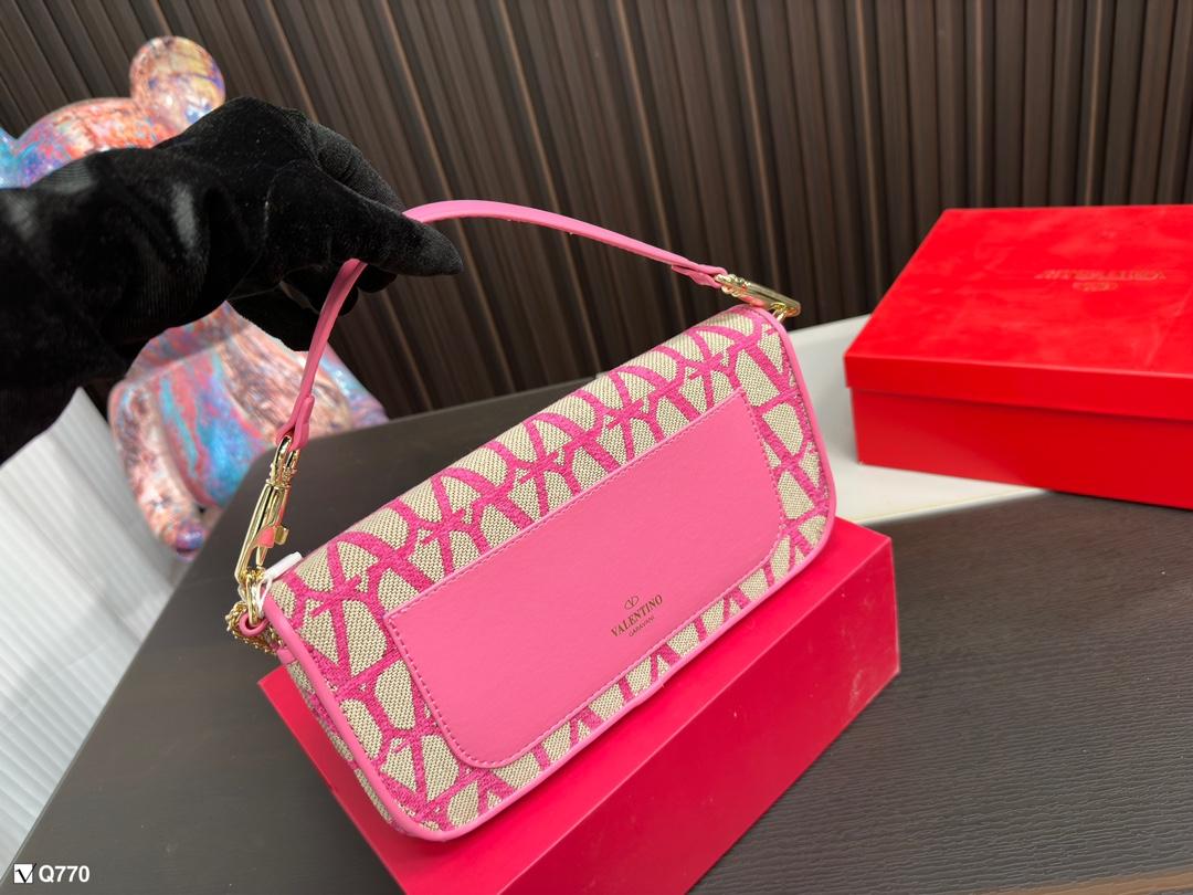 Replica Valentino Bag 19*11CM/26*13CM