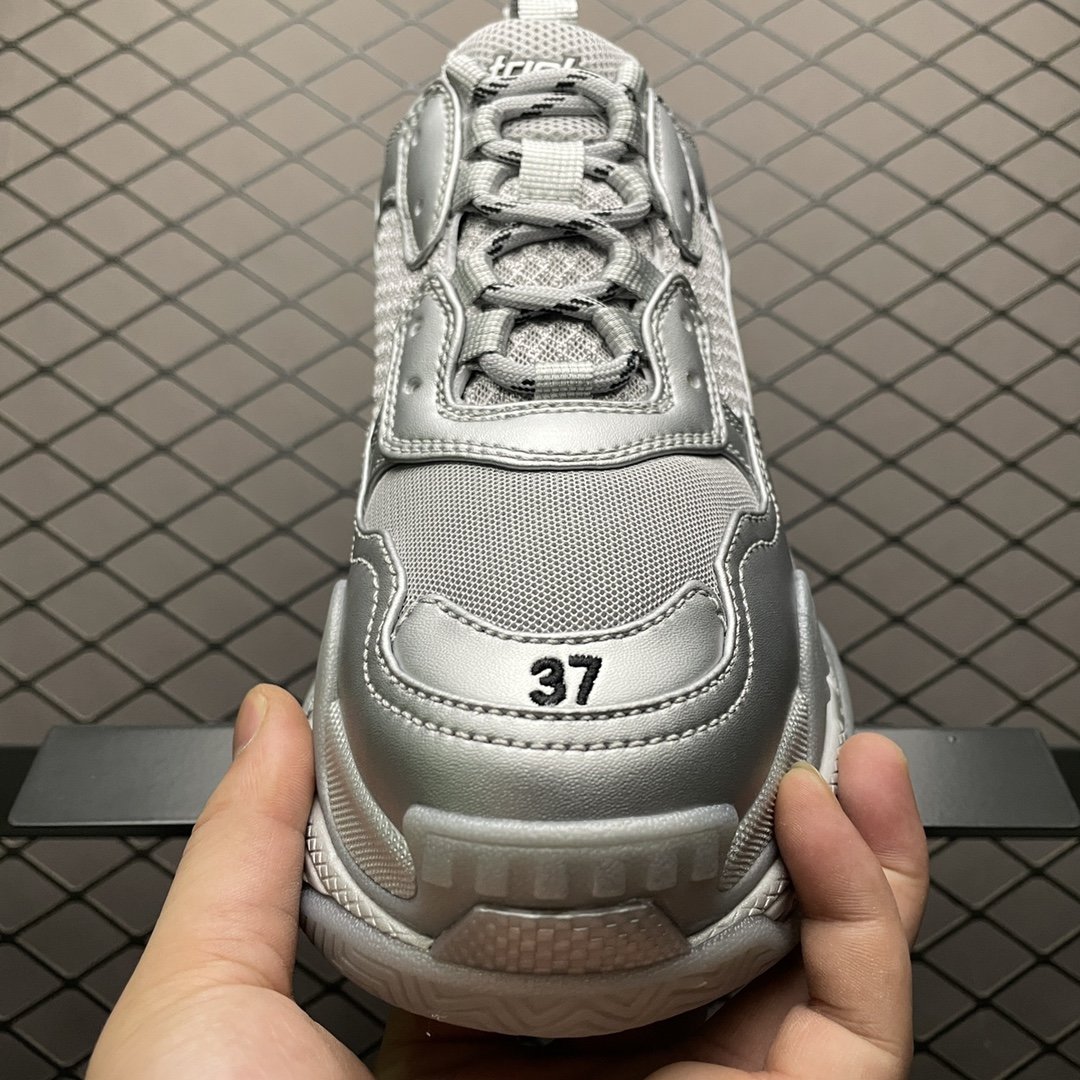 Replica Balenciaga Shoe Balenciaga Triple S 35-40 44TNNM75z