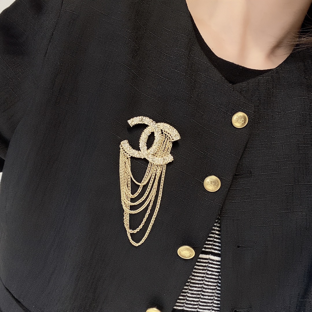 Replica CHANEL Brooch