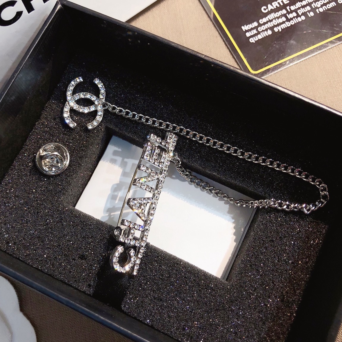 Replica CHANEL Brooch