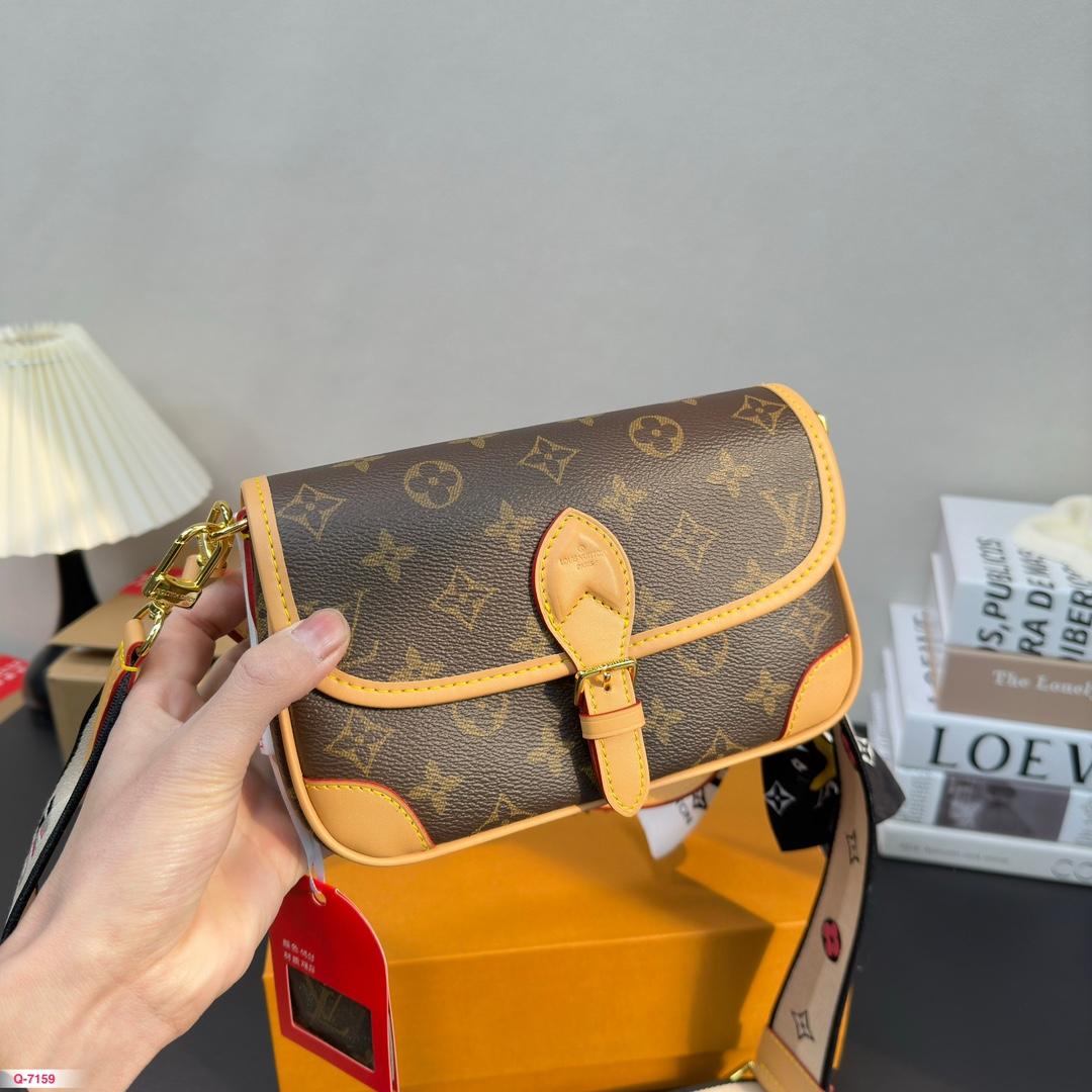 Replica Louis Vuitton Bag 20*13CM/24*15CM