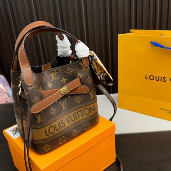 Replica Louis Vuitton Bag 20*18CM
