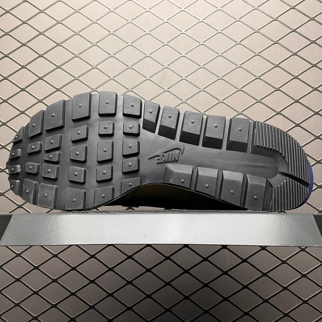 Replica Nike Shoe Sacai x Nike Vaporwaffle 3.0  DD1875-200 N_02920