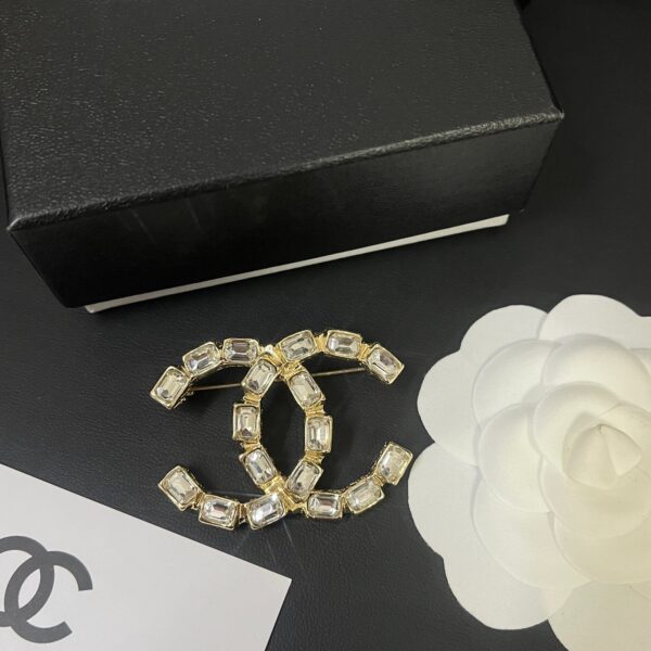 Replica CHANEL Brooch