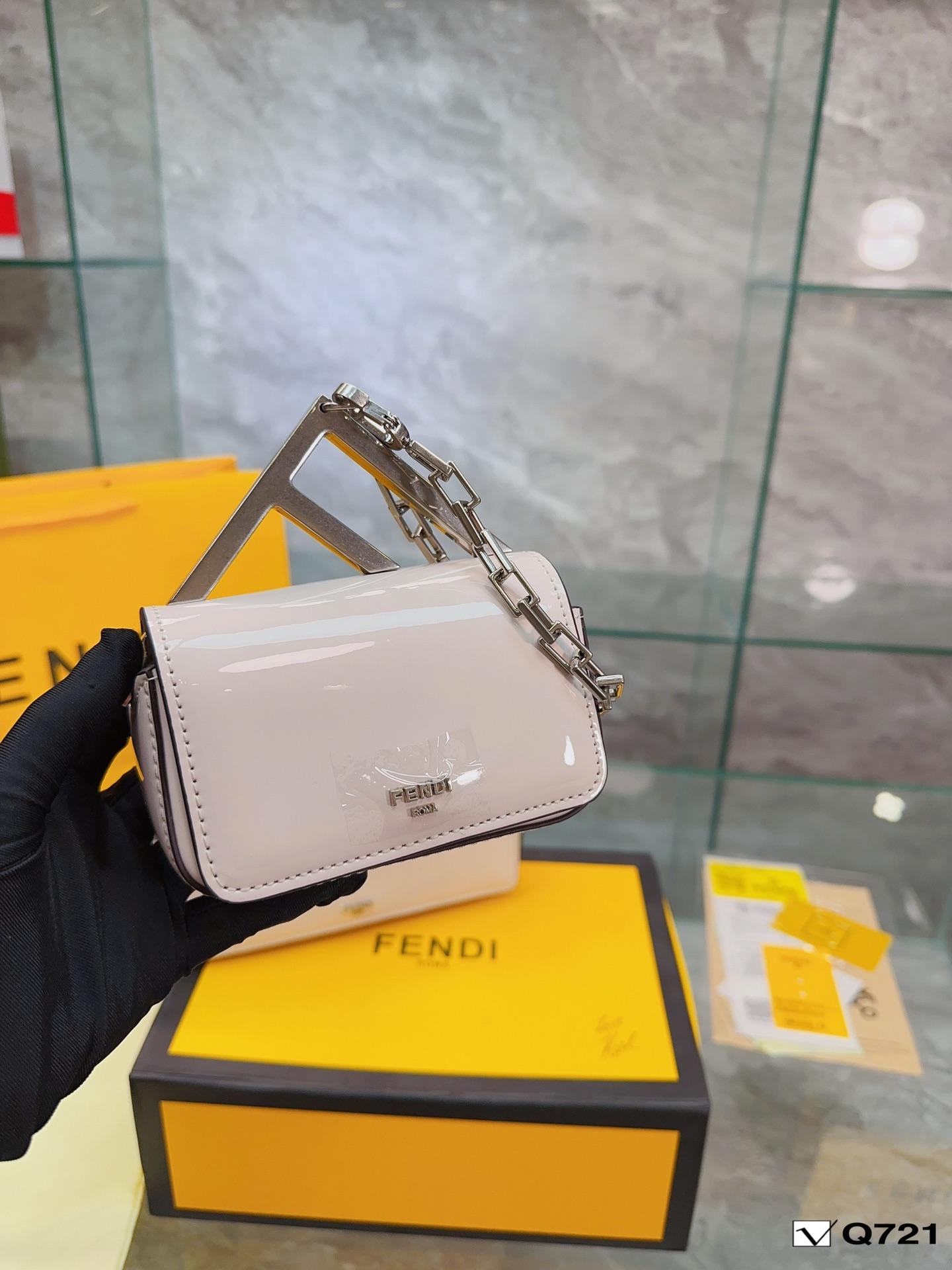 Replica Fendi Bag 15CM/23CM