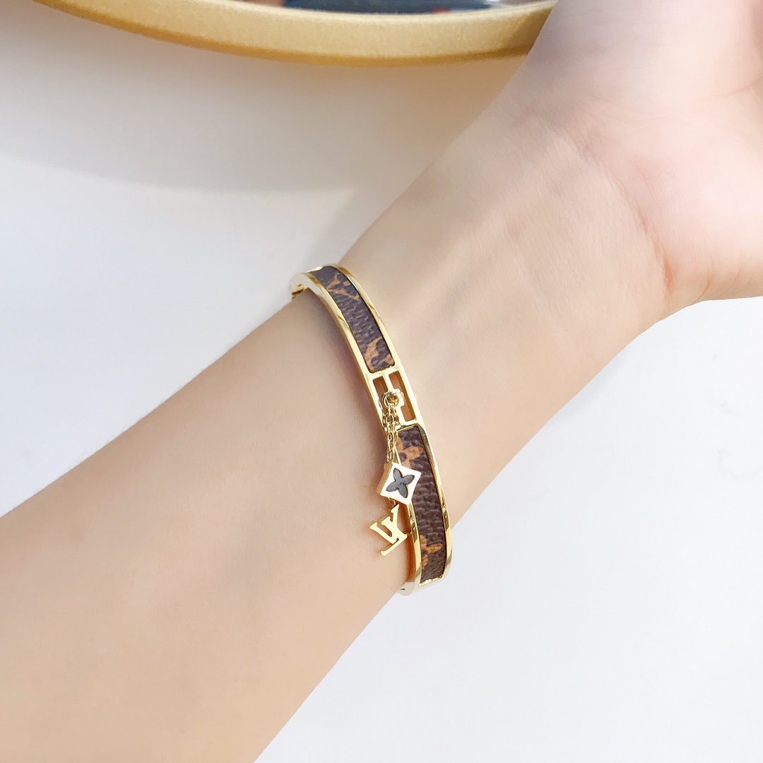 Replica LOUIS VUITTON Bangle