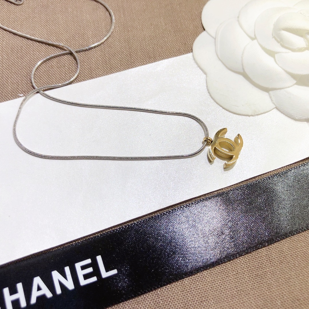 Replica CHANEL Necklace