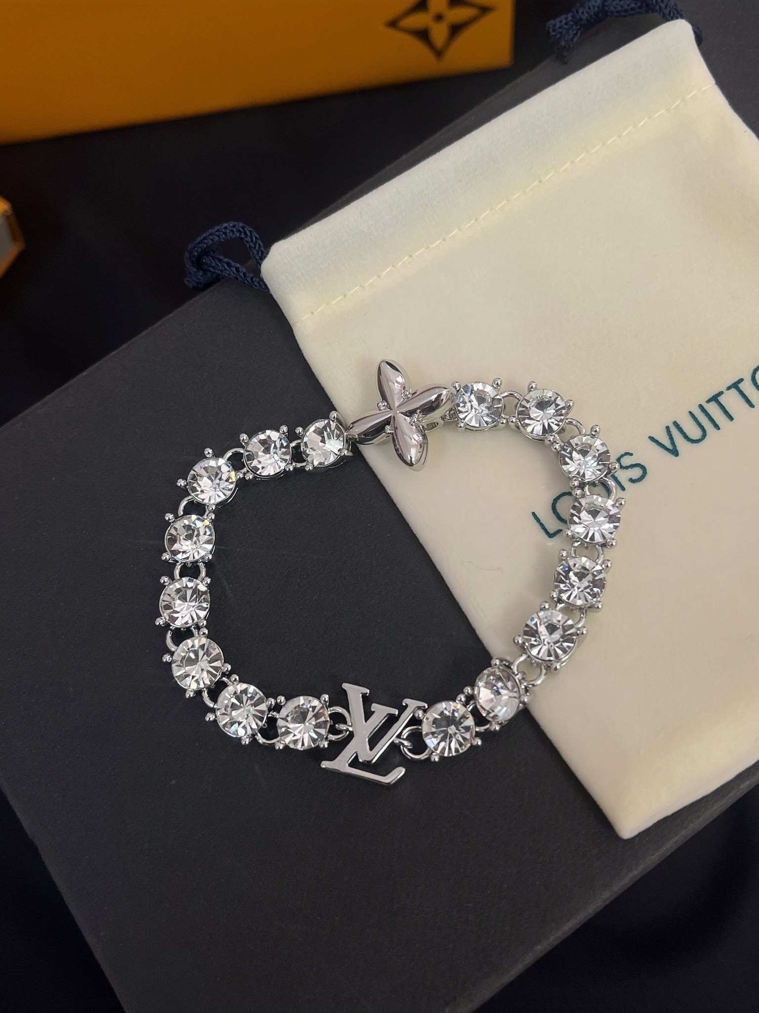Replica LOUIS VUITTON Bracelet
