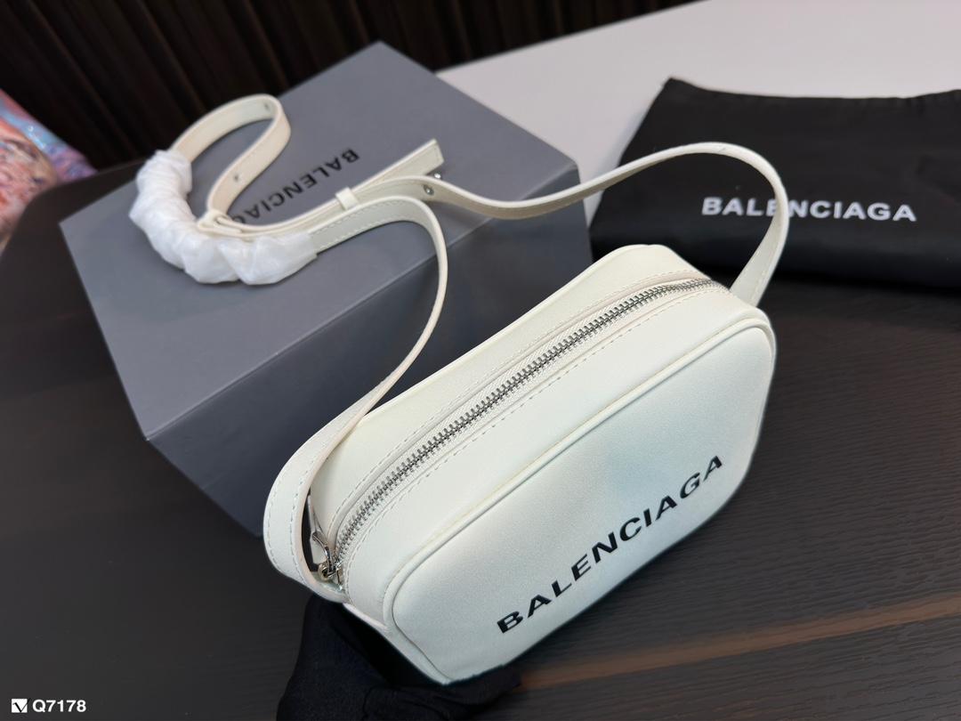 Replica Balenciaga Bag 20*15CM