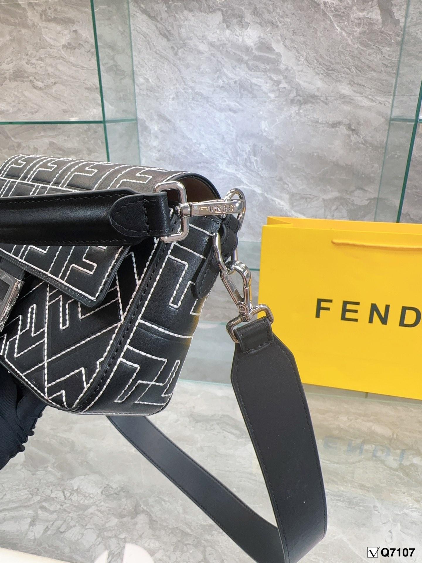 Replica Fendi Bag 26*15CM