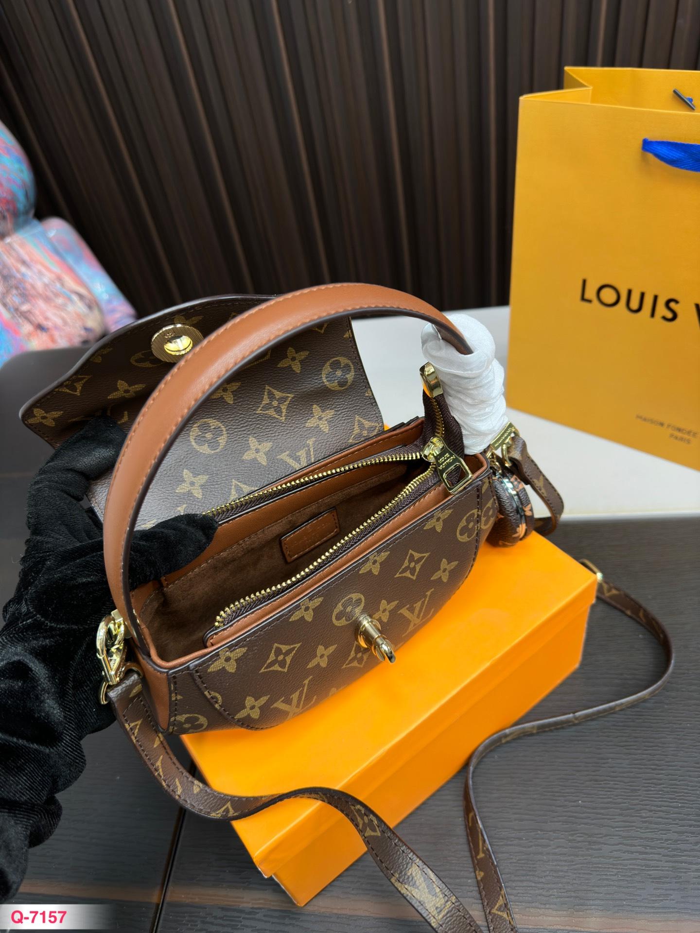 Replica Louis Vuitton Bag 11*21CM