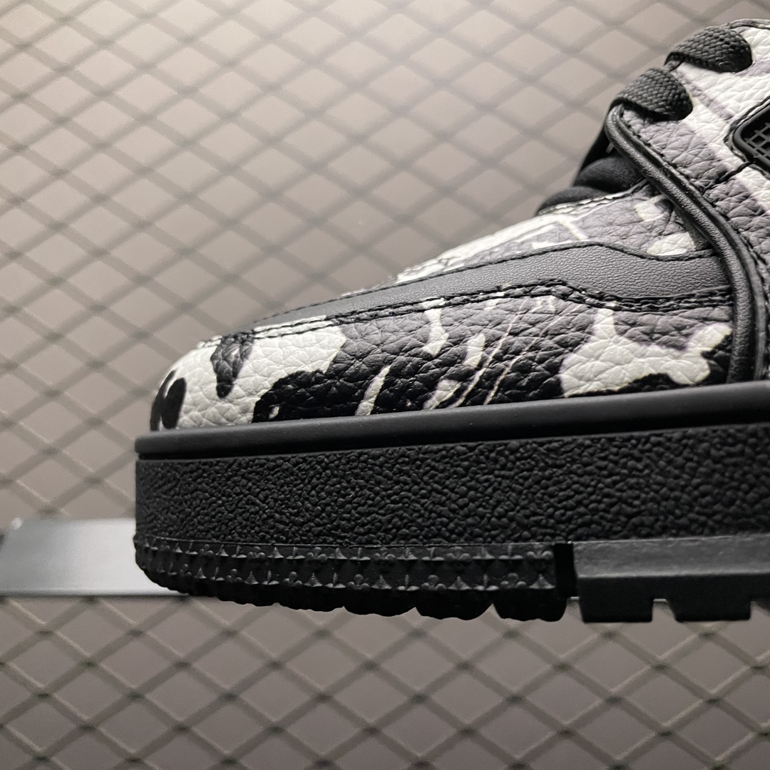 Replica Louis Vuitton Shoe Louis Vuitton LV Trainer Size 35-45 Black White