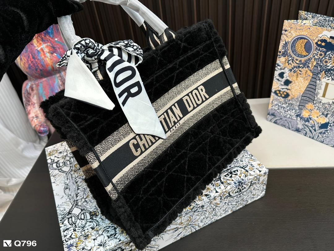 Replica Dior Bag   24*20CM/33*26CM/38*32CM