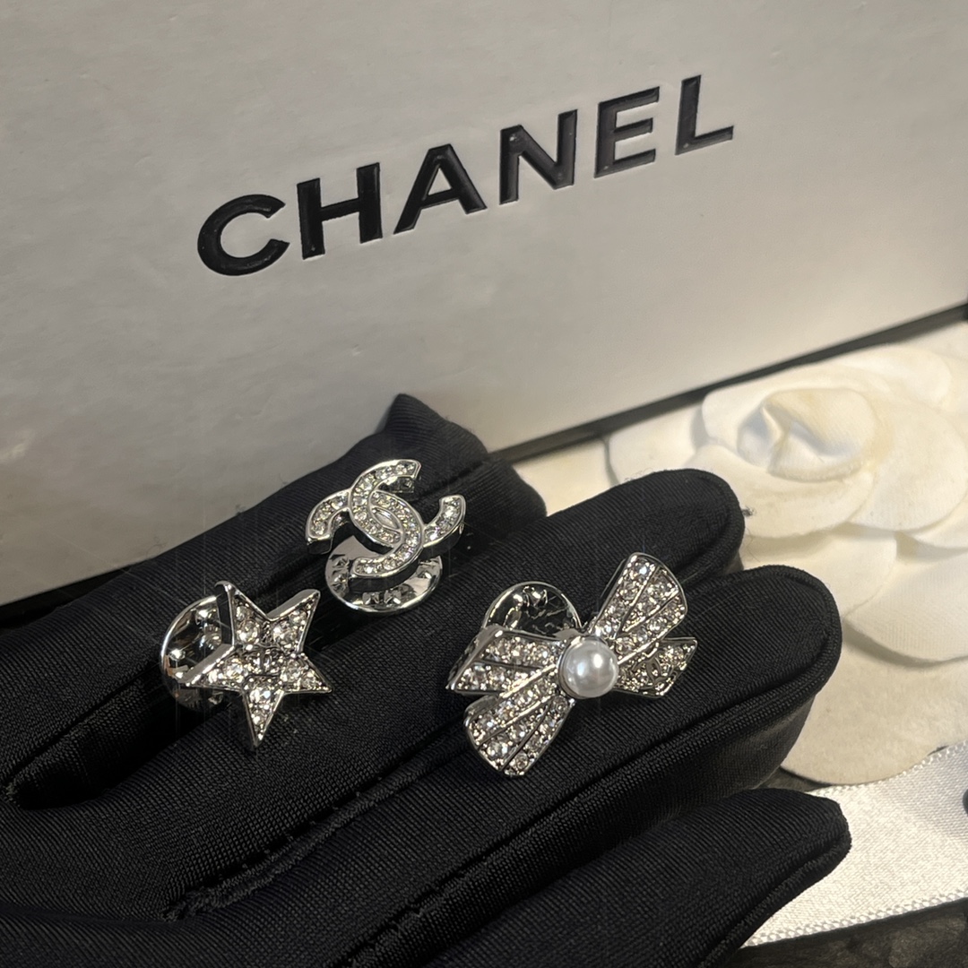 Replica CHANEL Brooch