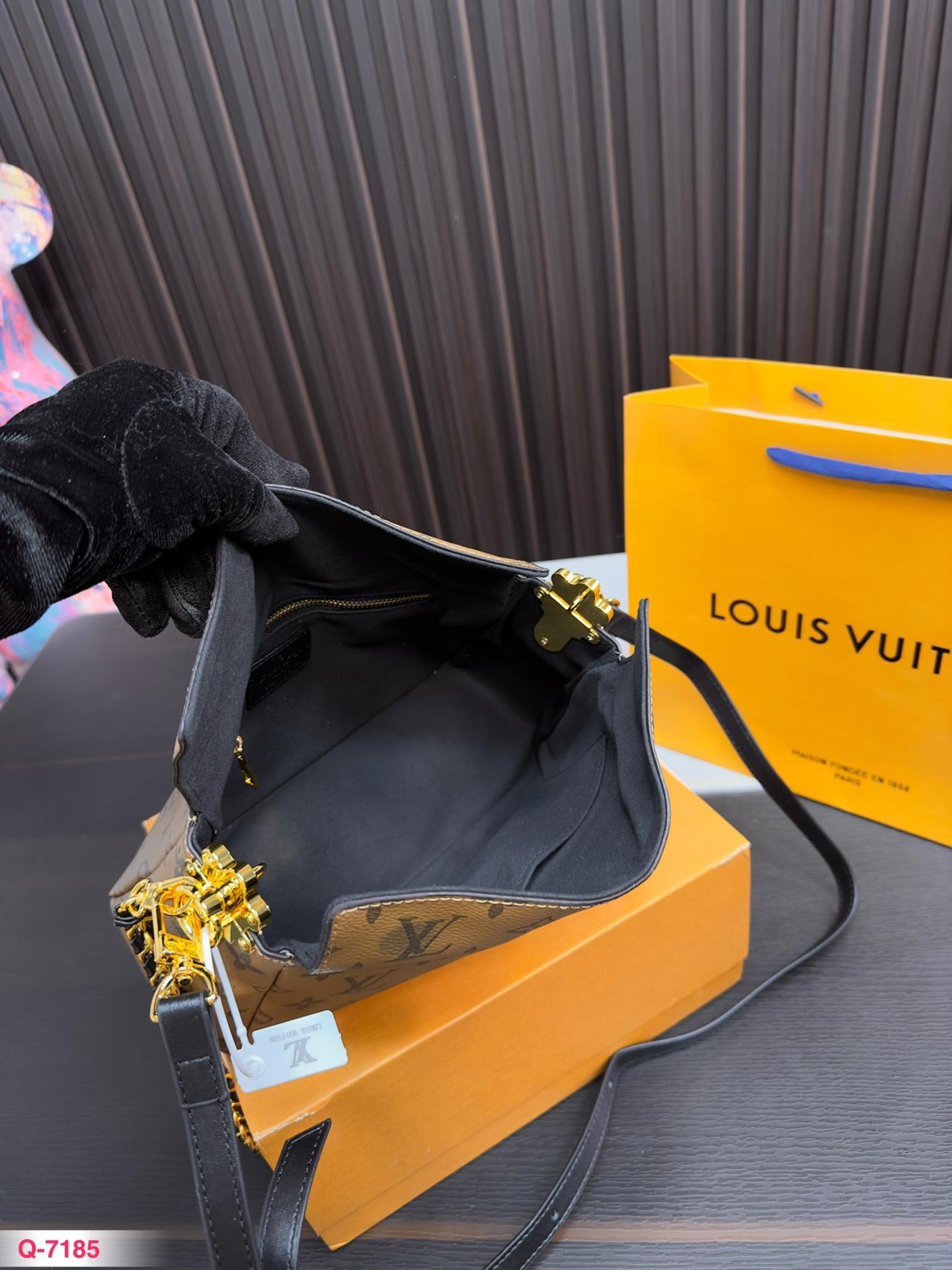 Replica Louis Vuitton Bag 23*15CM