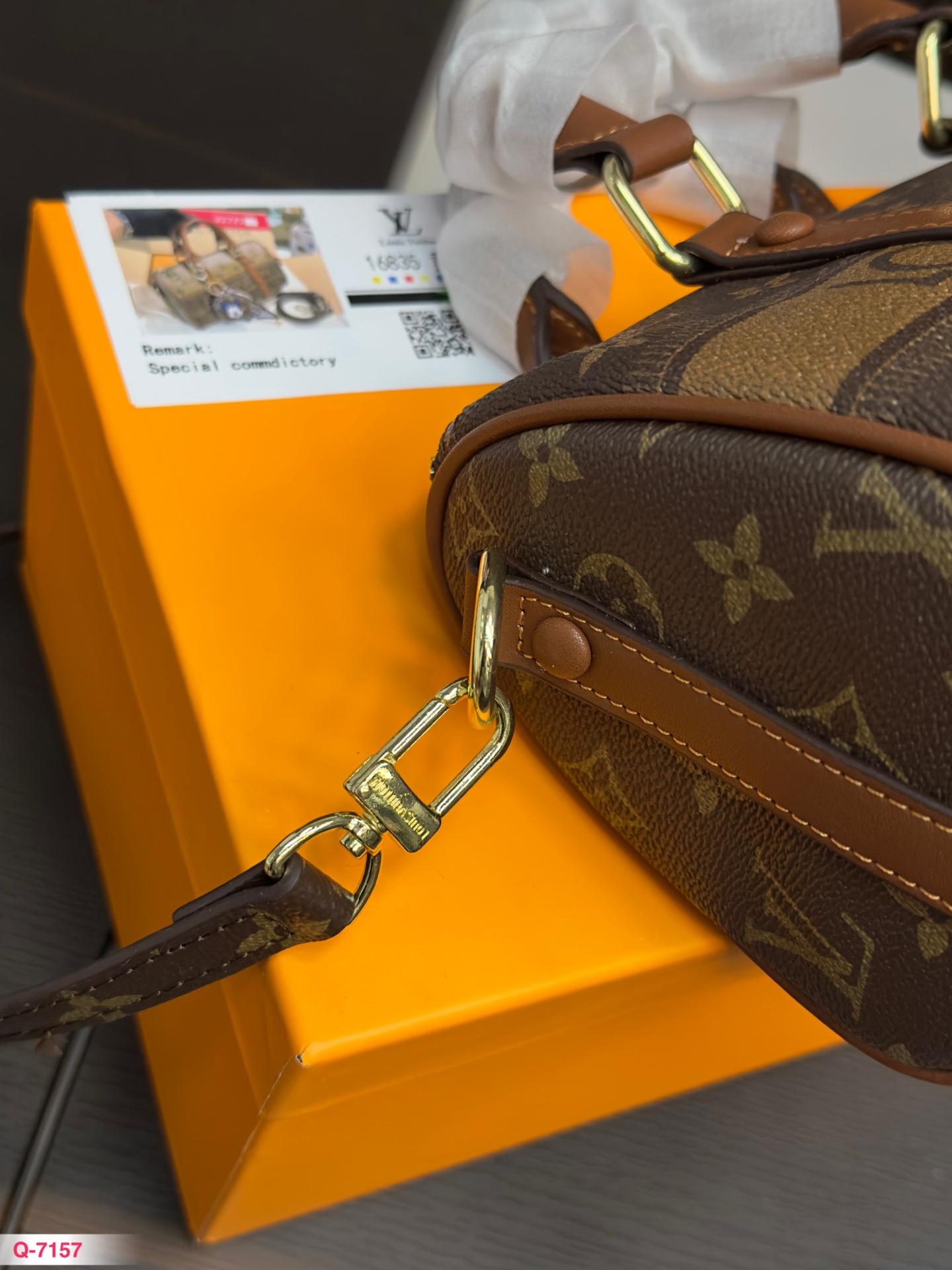 Replica Louis Vuitton Bag 13*23CM