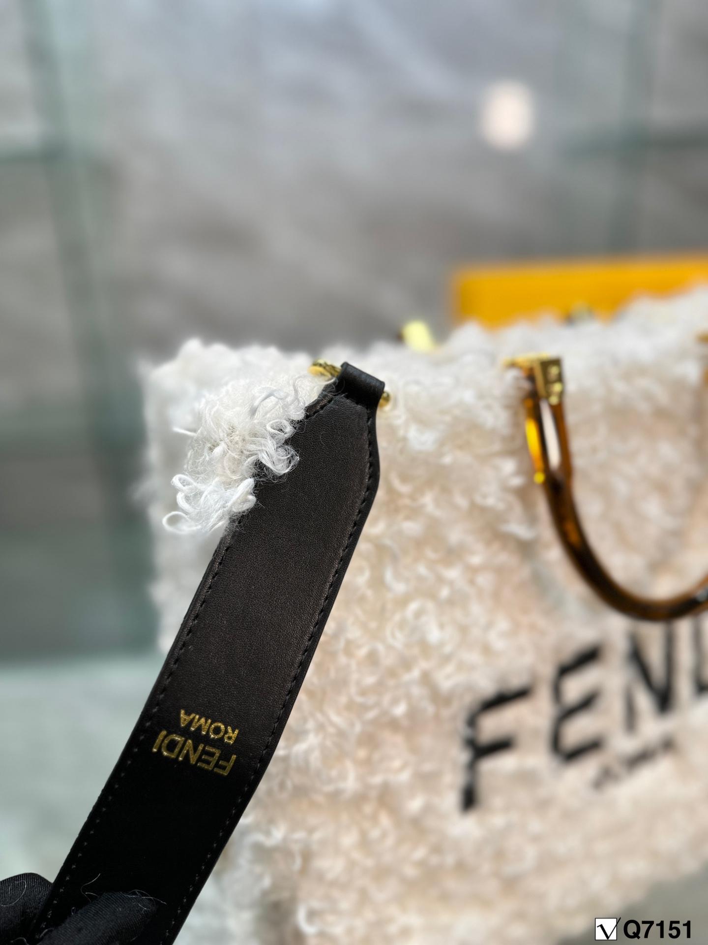 Replica Fendi Bag 35*30CM