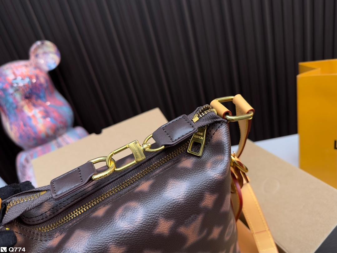 Replica Louis Vuitton Bag 22*18CM