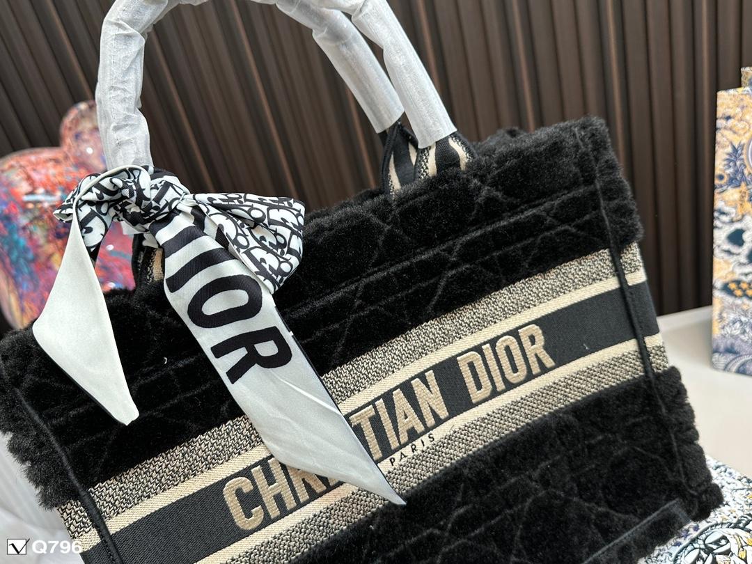 Replica Dior Bag   24*20CM/33*26CM/38*32CM