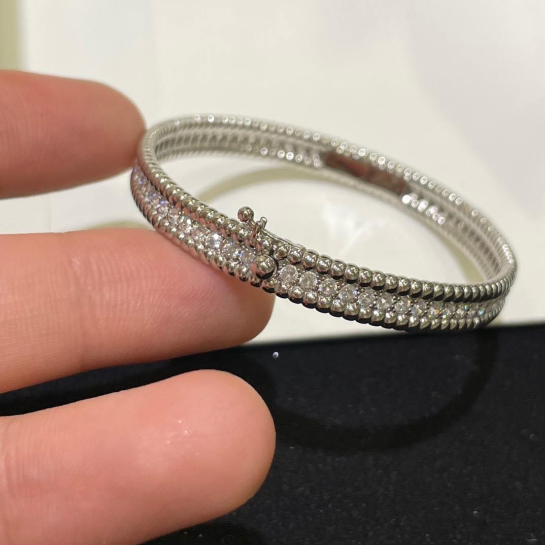 Replica VanCleef Arpels Bangle