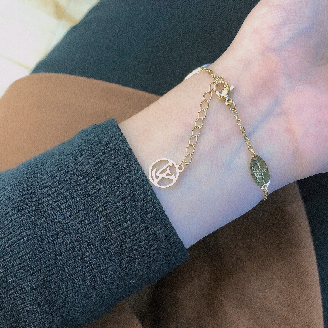 Replica LOUIS VUITTON Bracelet