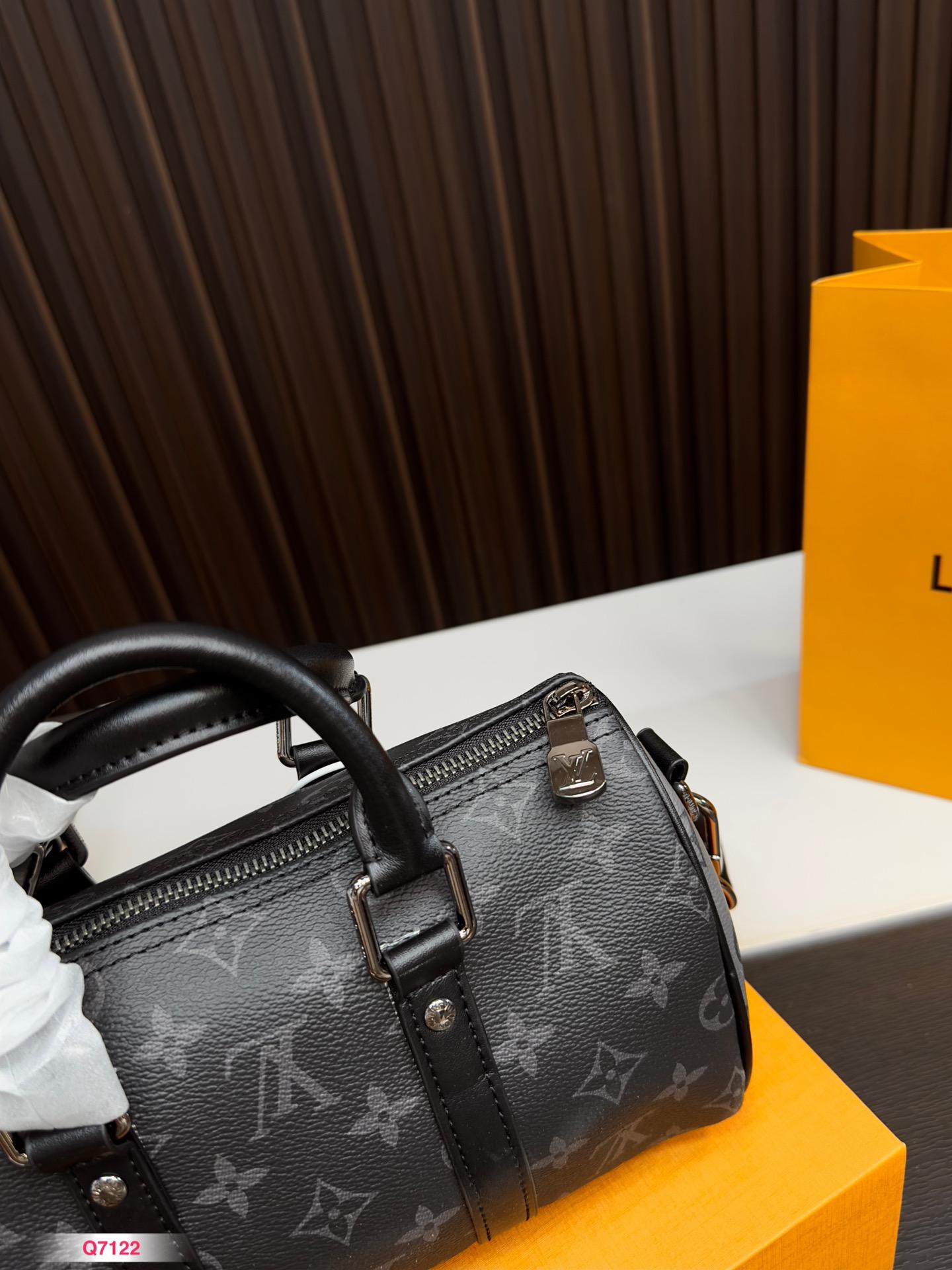 Replica Louis Vuitton Bag 14*24CM