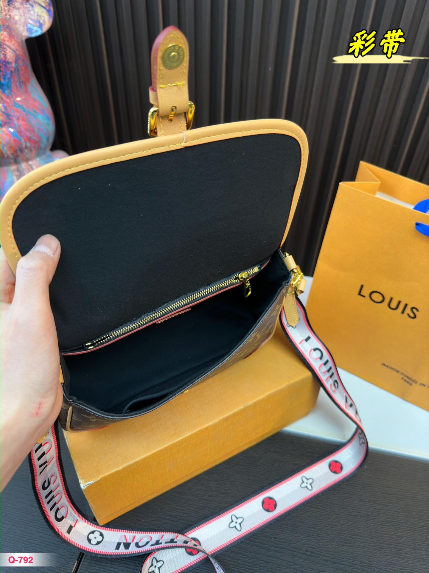 Replica Louis Vuitton Bag 14*24CM