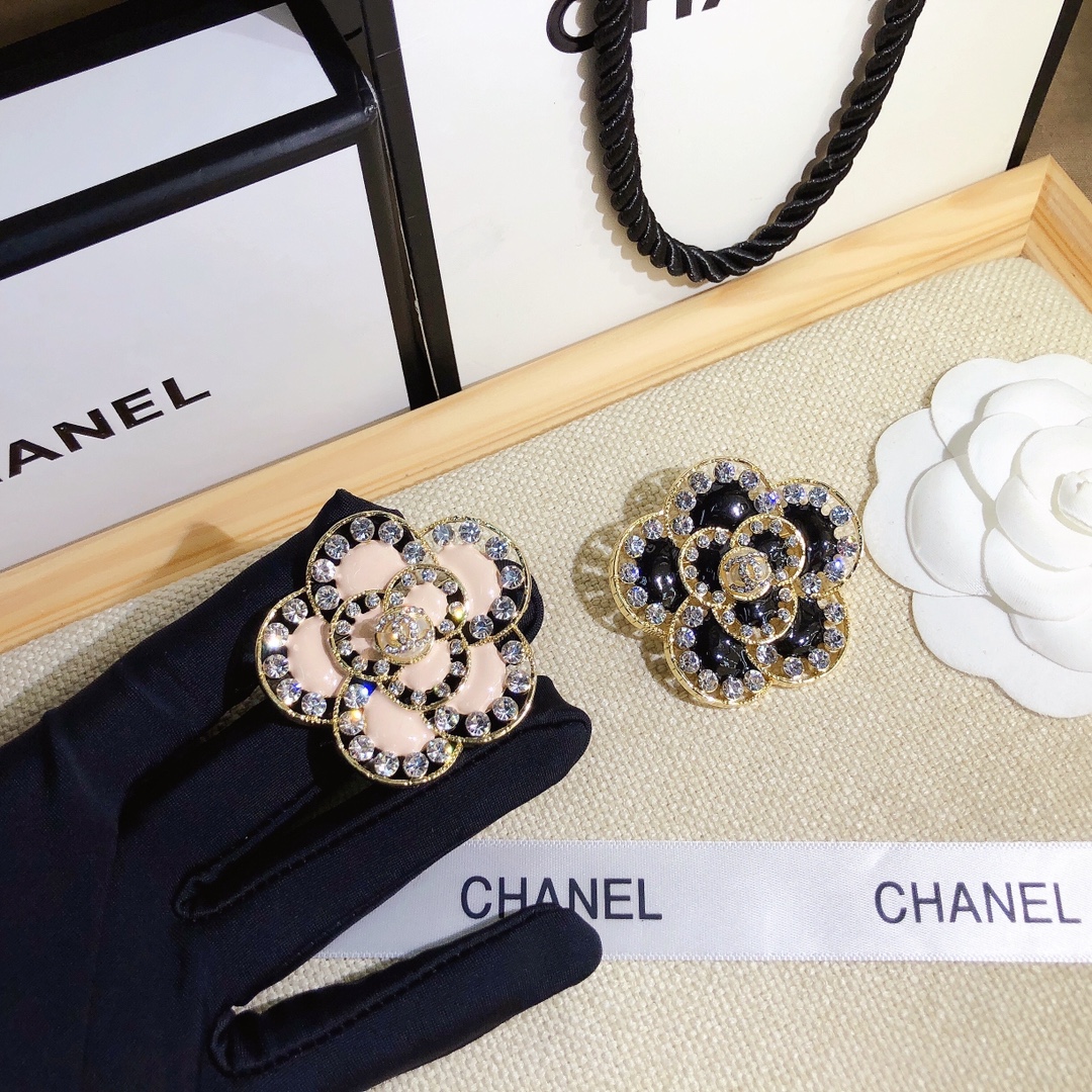 Replica CHANEL Brooch