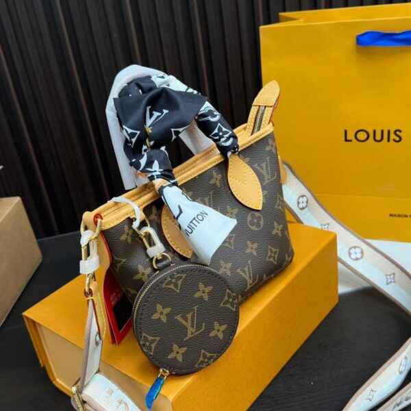 Replica Louis Vuitton Bag 13*19CM