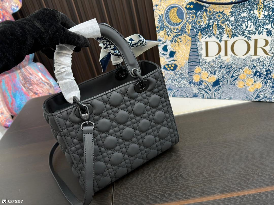 Replica Dior Bag 23*20CM