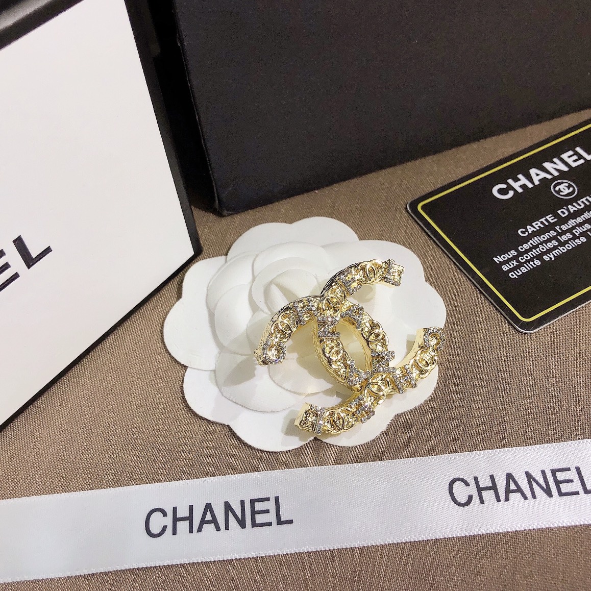 Replica CHANEL Brooch