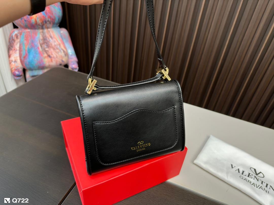 Replica Valentino Bag 18*15CM