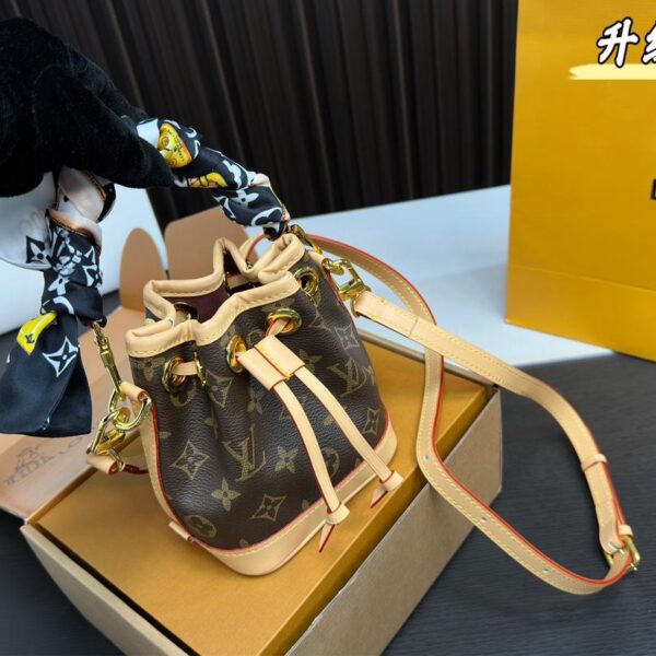 Replica Louis Vuitton Bag 15*13CM