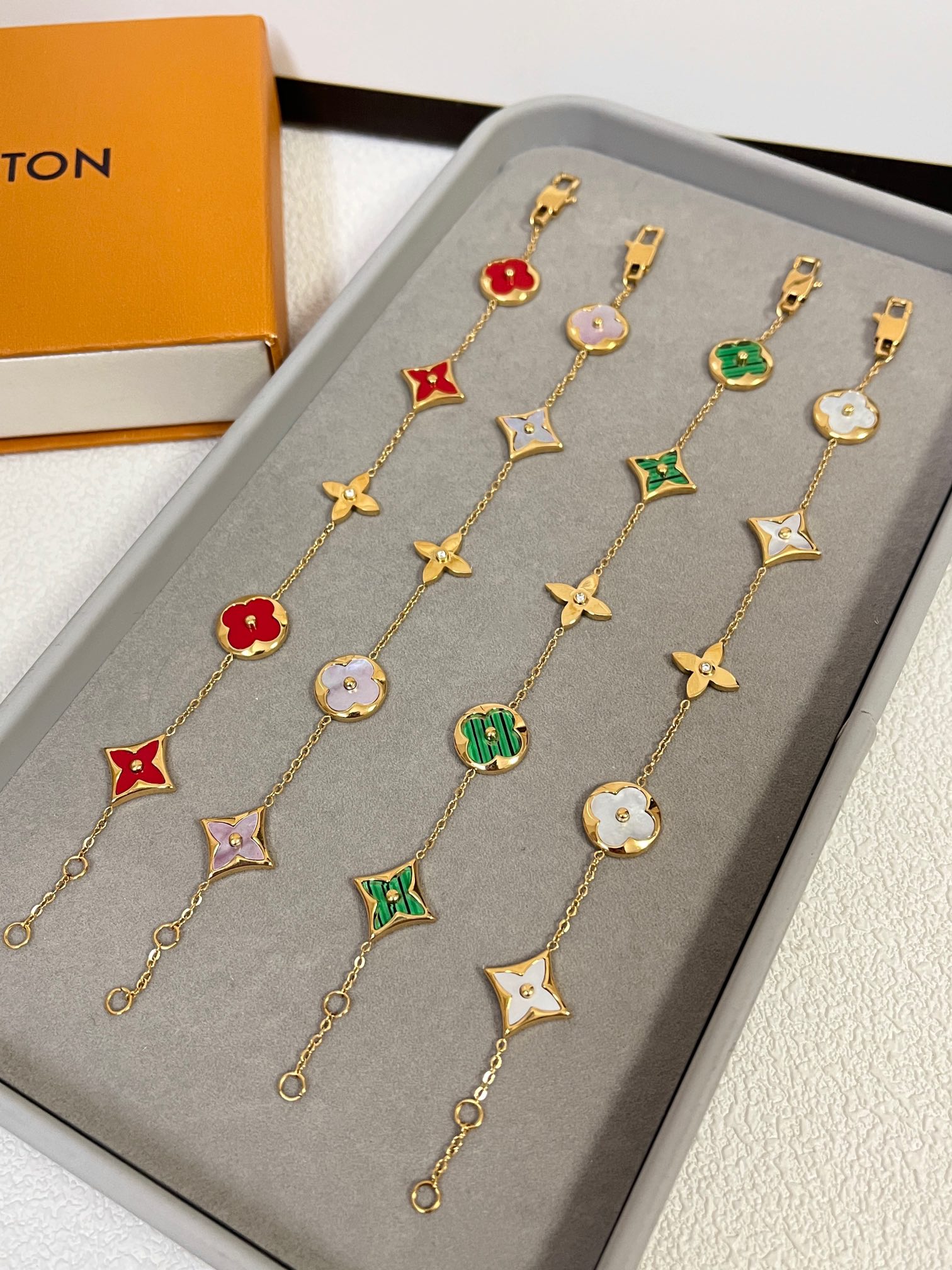 Replica LOUIS VUITTON Bracelet