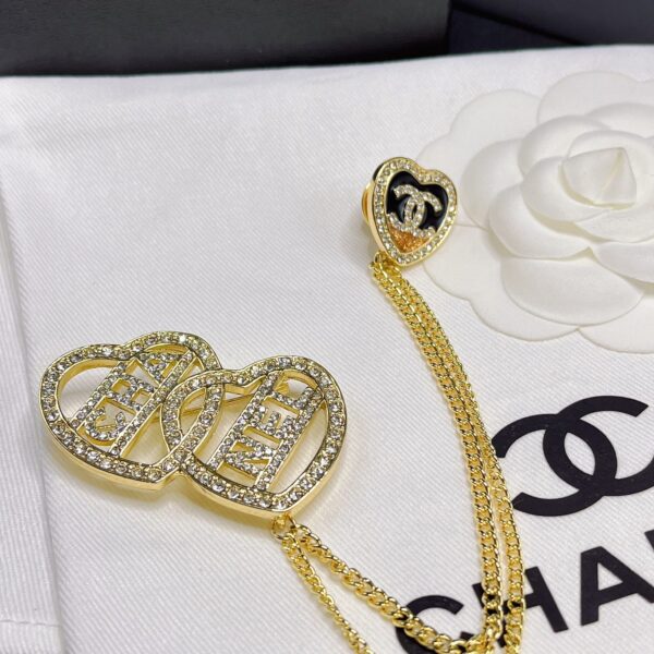 Replica CHANEL Brooch