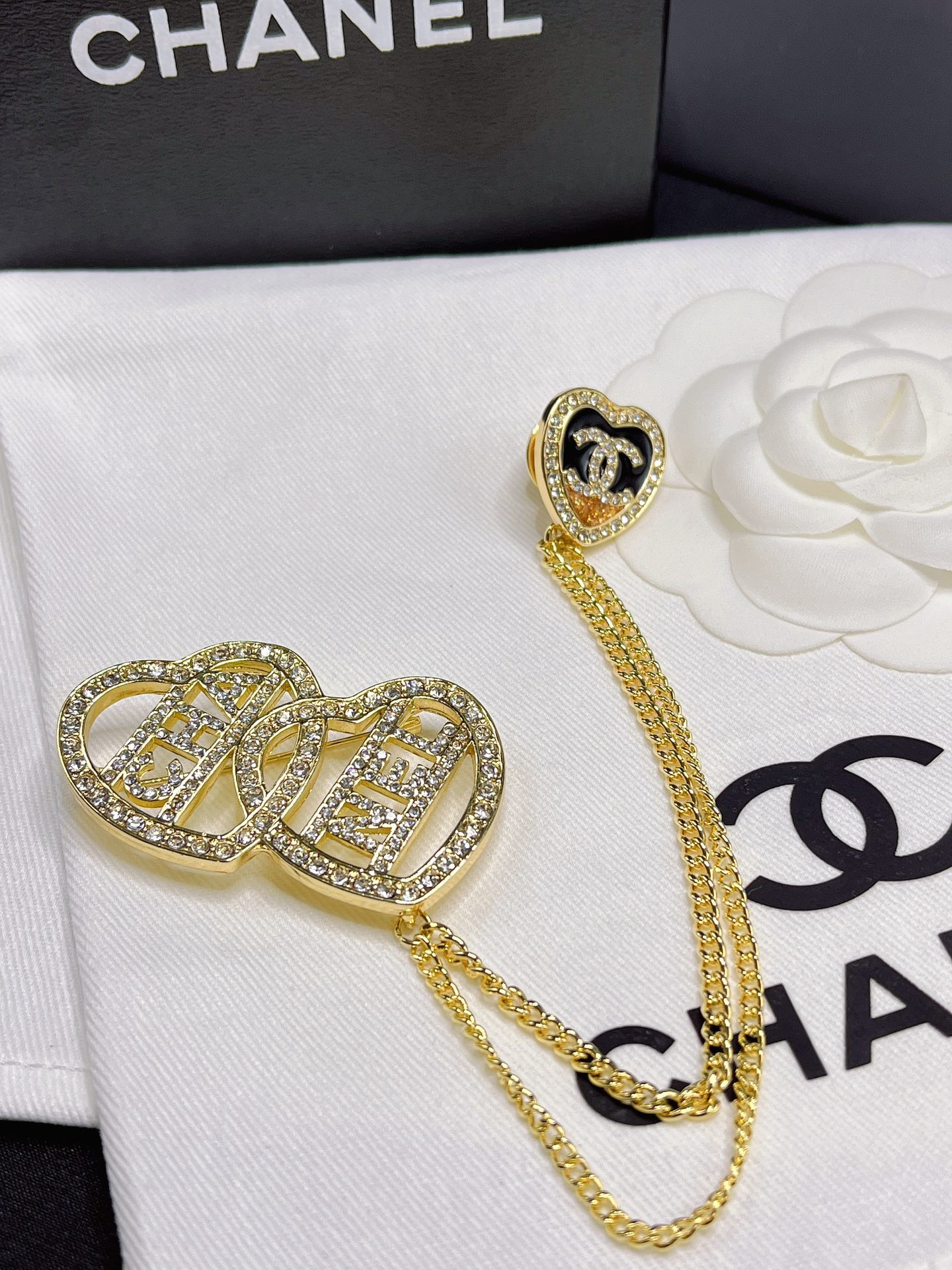 Replica CHANEL Brooch