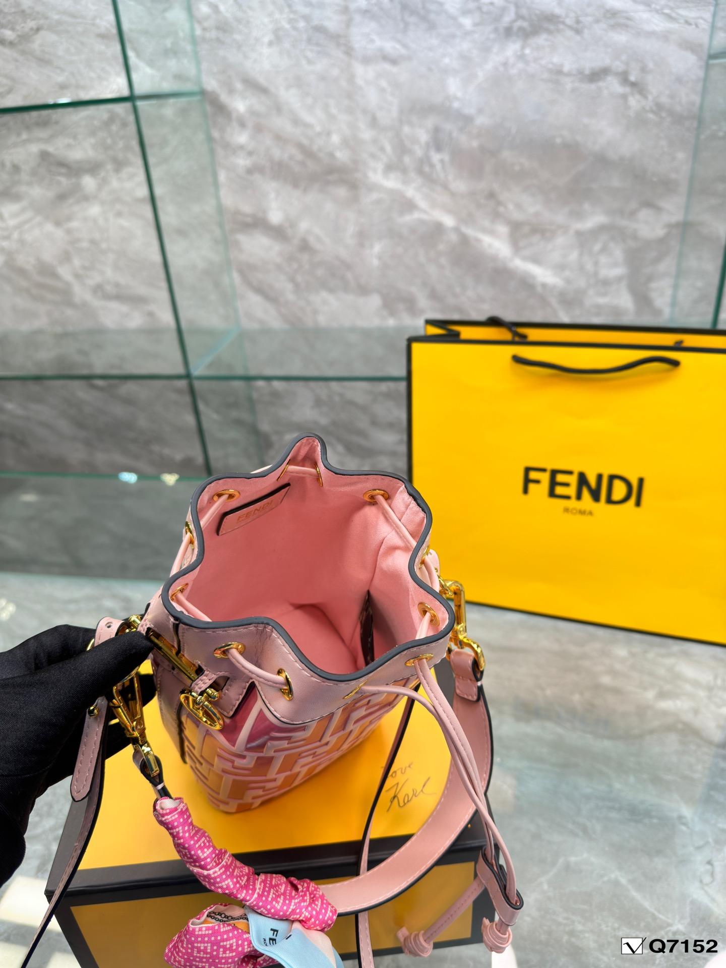 Replica Fendi Bag 15*21CM