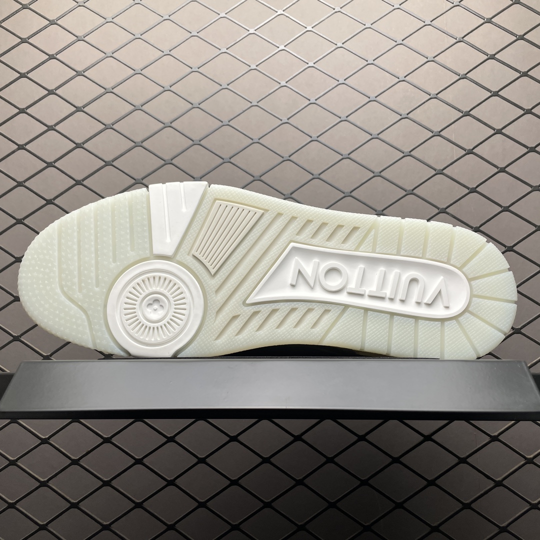 Replica Louis Vuitton Shoe Louis Vuitton LV Trainer Size 35-45 white