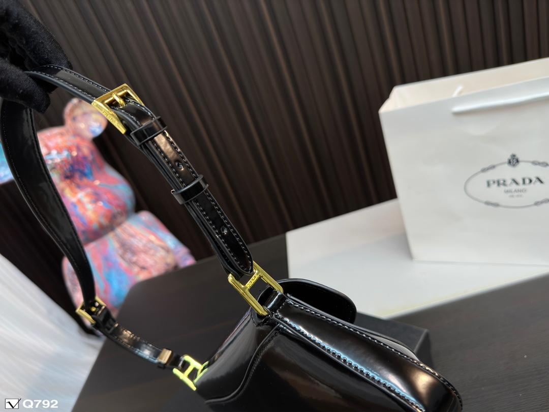 Replica Prada Bag 14*26CM